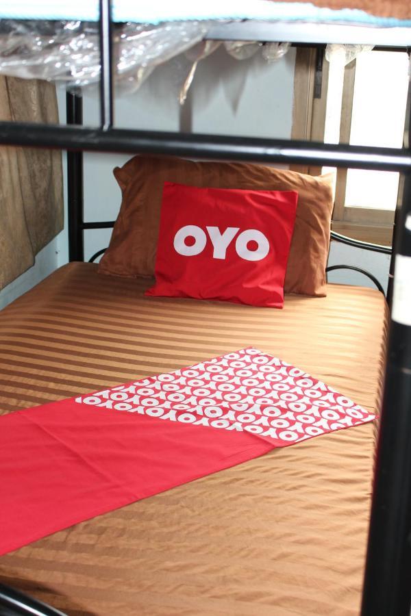 曼谷 Oyo 985 双子青年旅舍酒店 外观 照片