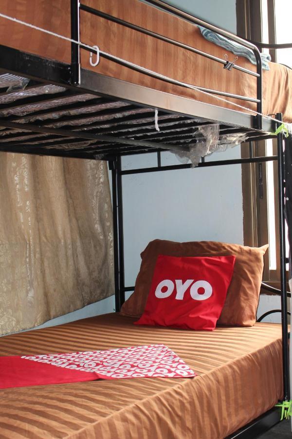 曼谷 Oyo 985 双子青年旅舍酒店 外观 照片
